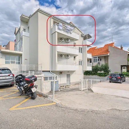 Apartman A 2 Spacious W Big Balcony 4 Min Walk To