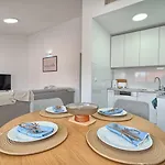 A - Luxury W Big Balcony 4 Min Walk To Апартаменты Сплит