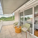 Daire A 2 Spacious W Big Balcony 4 Min Walk To