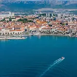 Daire A 2 Spacious W Big Balcony 4 Min Walk To Split