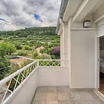 Апартаменты A - Luxury W Big Balcony 4 Min Walk To