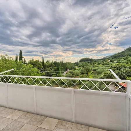 A3 - Luxury W Big Balcony 4 Min Walk To Apartment