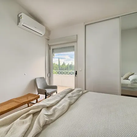 A3 - Luxury W Big Balcony 4 Min Walk To Apartment