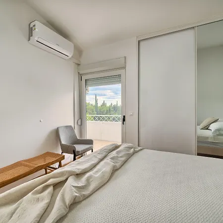 A 2 Spacious W Big Balcony 4 Min Walk To Lejlighed