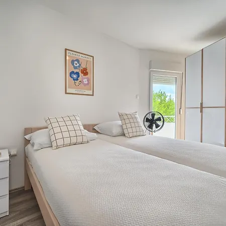 A 2 Spacious W Big Balcony 4 Min Walk To Lejlighed Split