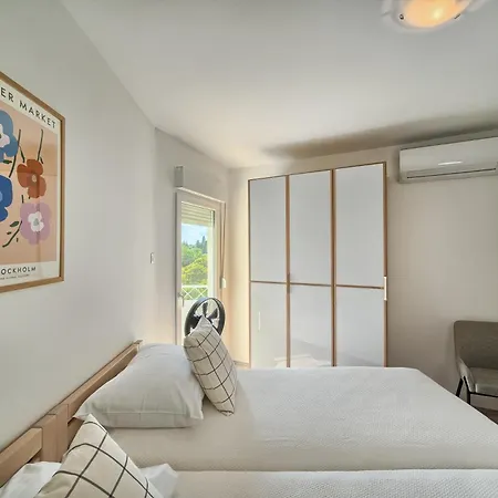 A 2 Spacious W Big Balcony 4 Min Walk To Lejlighed *