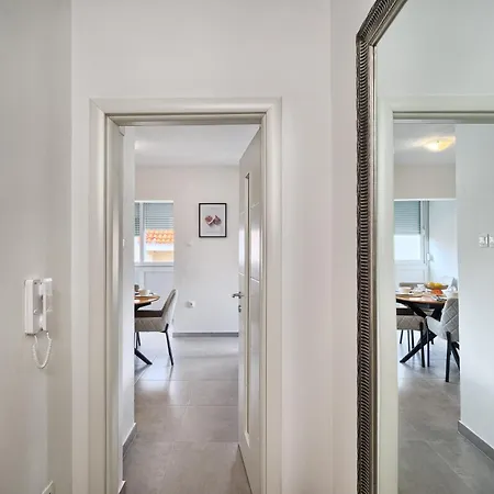 Lejlighed A 2 Spacious W Big Balcony 4 Min Walk To *