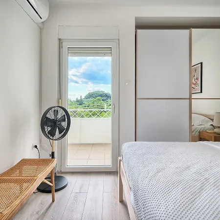A 2 Spacious W Big Balcony 4 Min Walk To Spalato