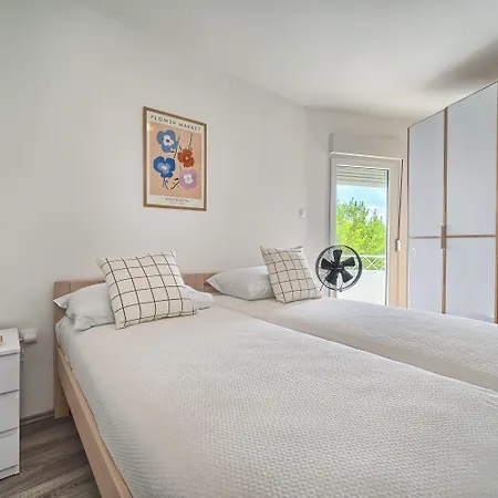 A 2 Spacious W Big Balcony 4 Min Walk To Apartman Split