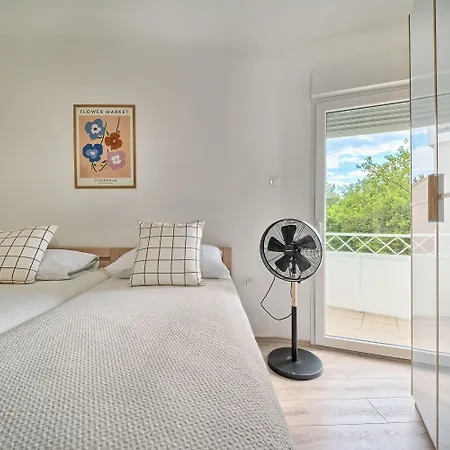 Apartman A 2 Spacious W Big Balcony 4 Min Walk To Split