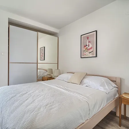 A 2 Spacious W Big Balcony 4 Min Walk To Spalato