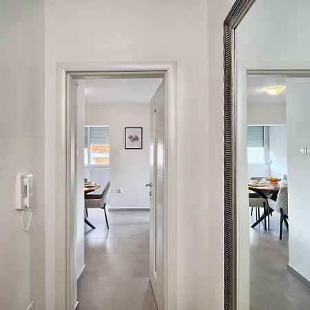 A 2 Spacious W Big Balcony 4 Min Walk To Apartmán