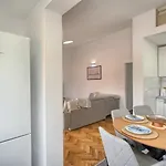 A - Luxury W Big Balcony 4 Min Walk To Apartmán