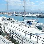 A - Luxury W Big Balcony 4 Min Walk To Apartmán *
